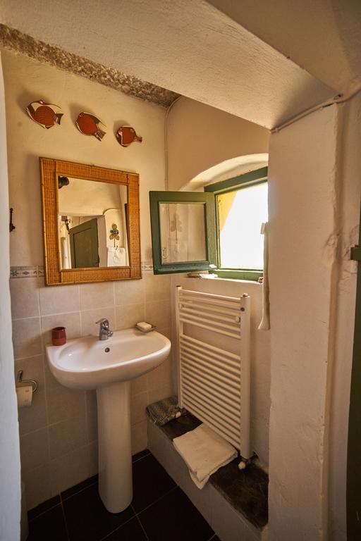 Sotto Il Castello Bed & Breakfast Trebiano ภายนอก รูปภาพ