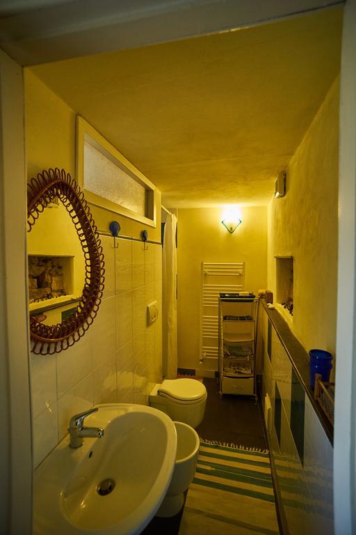 Sotto Il Castello Bed & Breakfast Trebiano ภายนอก รูปภาพ