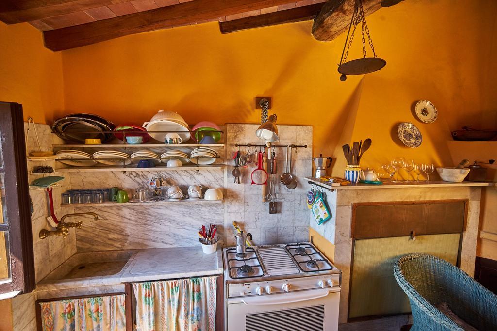 Sotto Il Castello Bed & Breakfast Trebiano ภายนอก รูปภาพ